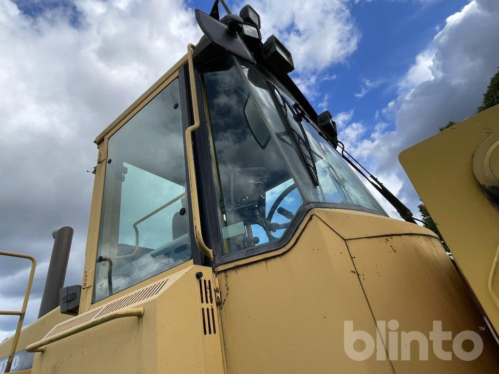 Wiellader L180 c med skopa