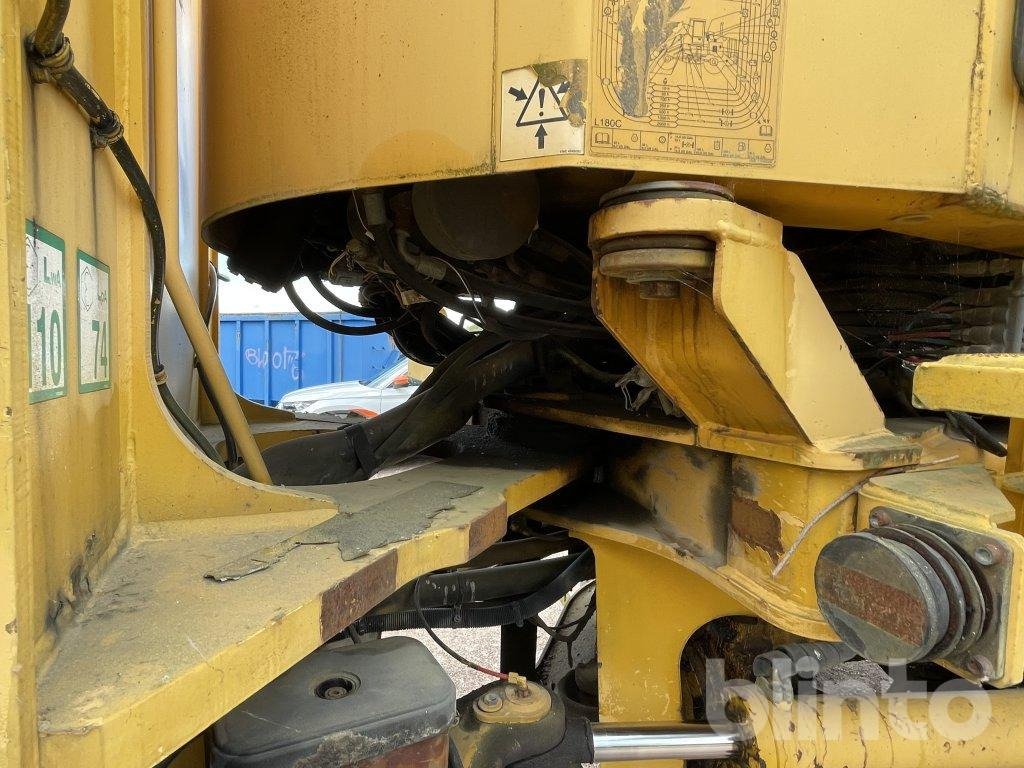 Wiellader L180 c med skopa