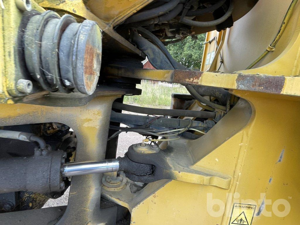 Wiellader L180 c med skopa