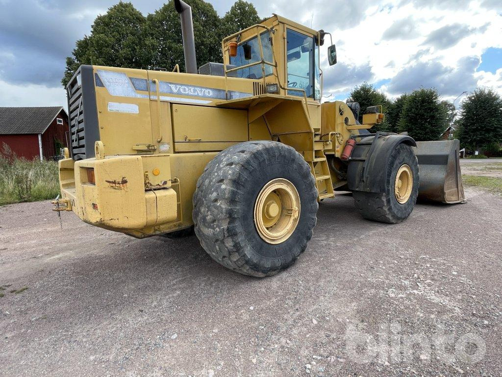 Wiellader L180 c med skopa