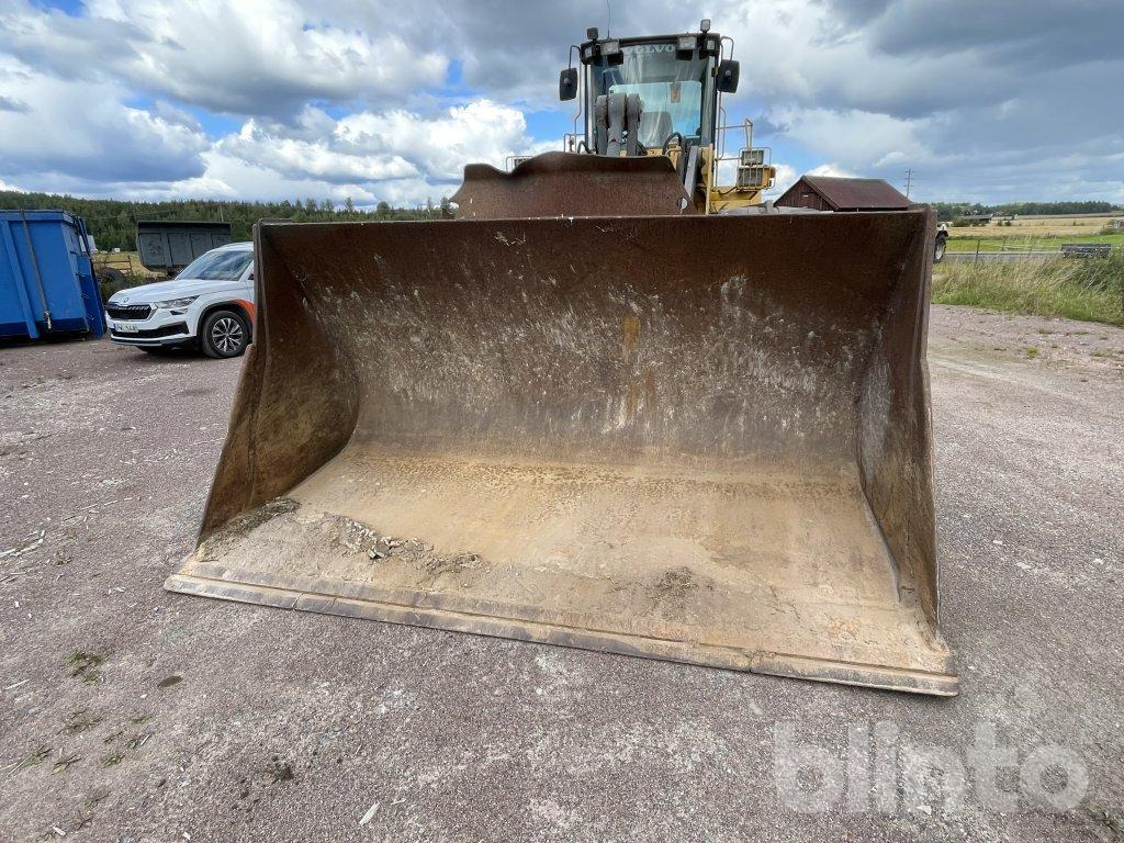 Wiellader L180 c med skopa