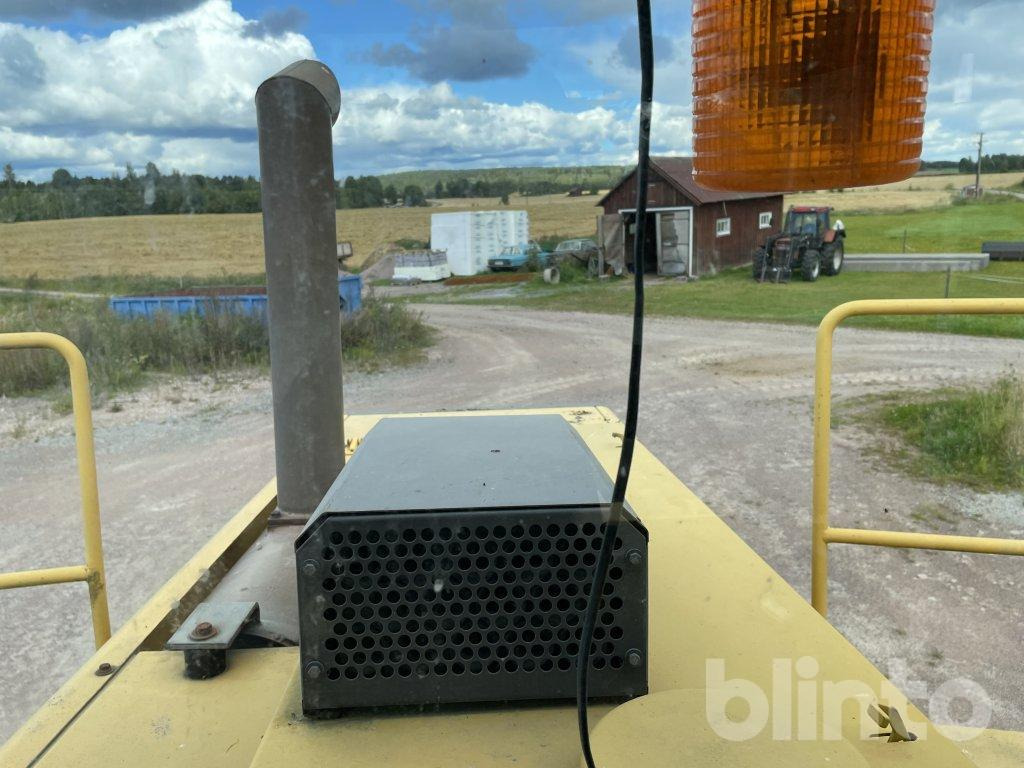 Wiellader L180 c med skopa