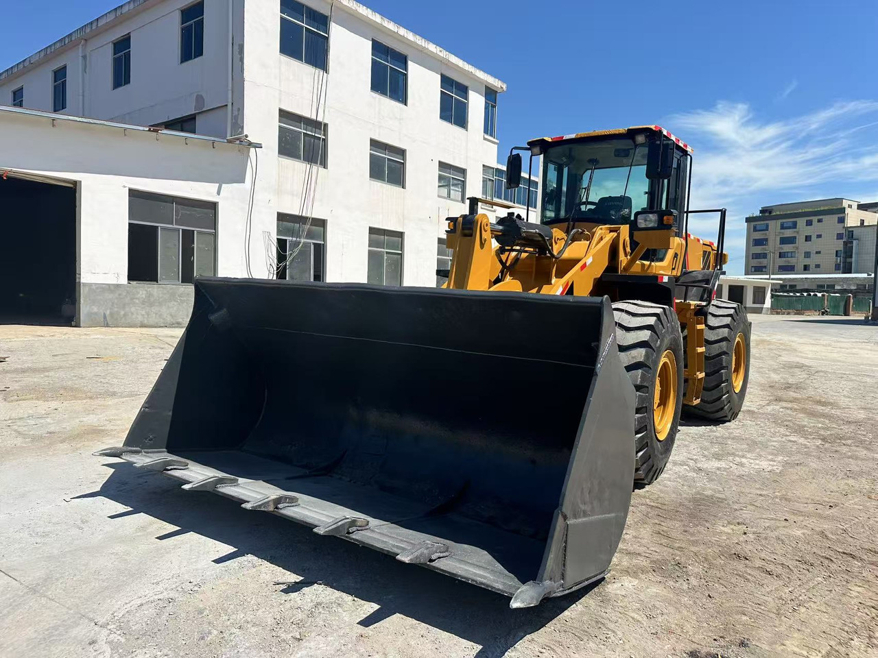 Wiellader LOVOL FL956H Wheel Loader Click Here for Discount