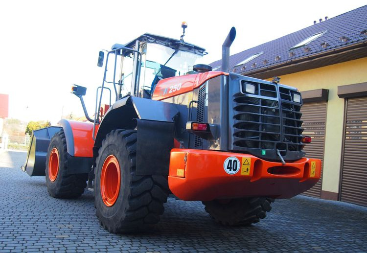 Wiellader Ładowarka Hitachi ZW250 2010 Ładowarka Hitachi Waga, Centralne smarowanie