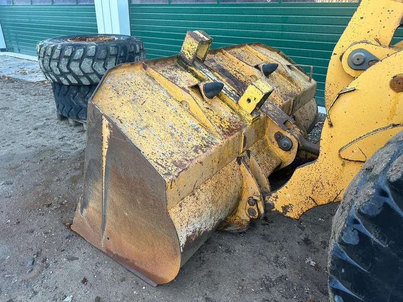 Wiellader Liebherr L541 Included spare wheels