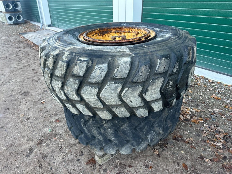 Wiellader Liebherr L541 Included spare wheels