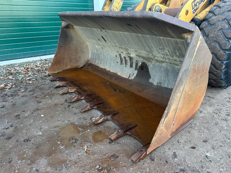 Wiellader Liebherr L541 Included spare wheels