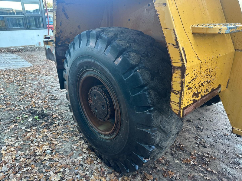 Wiellader Liebherr L541 Included spare wheels
