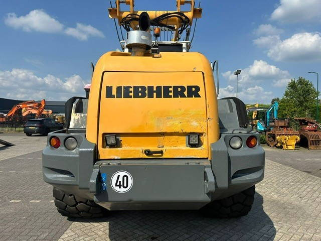 Wiellader Liebherr L580 Loghandler
