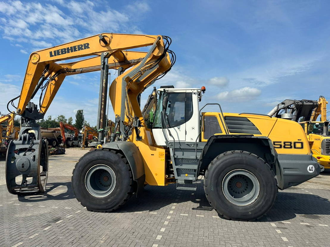 Wiellader Liebherr L580 Loghandler
