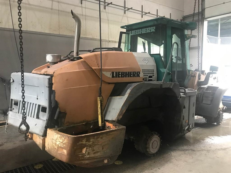 Wiellader Liebherr L 544 (For parts)
