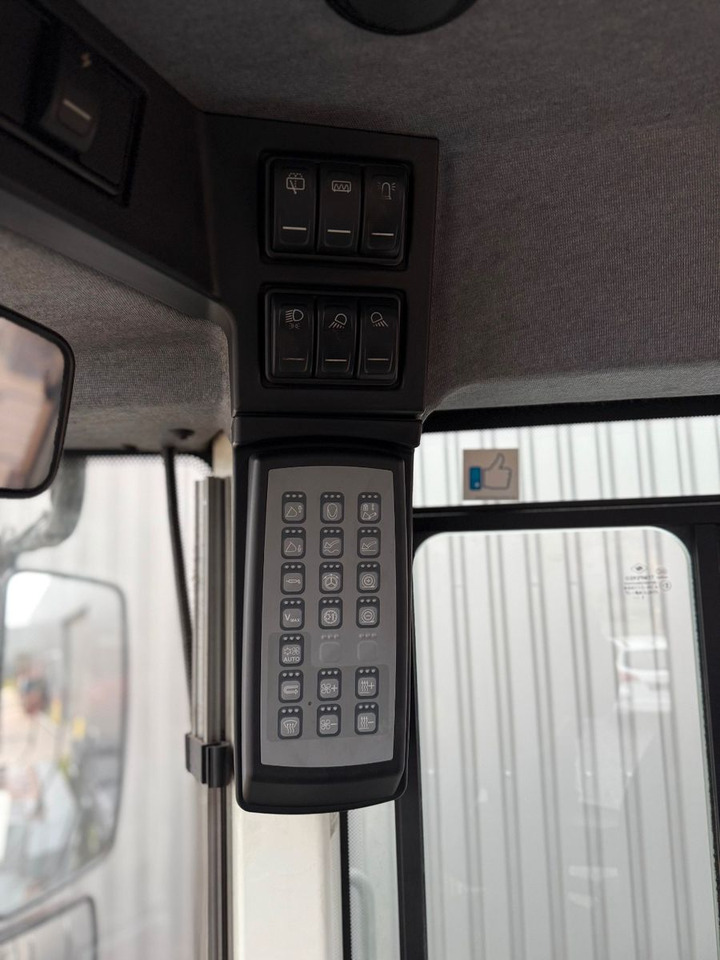 Wiellader Liebherr L 586 X POWER/ 2022