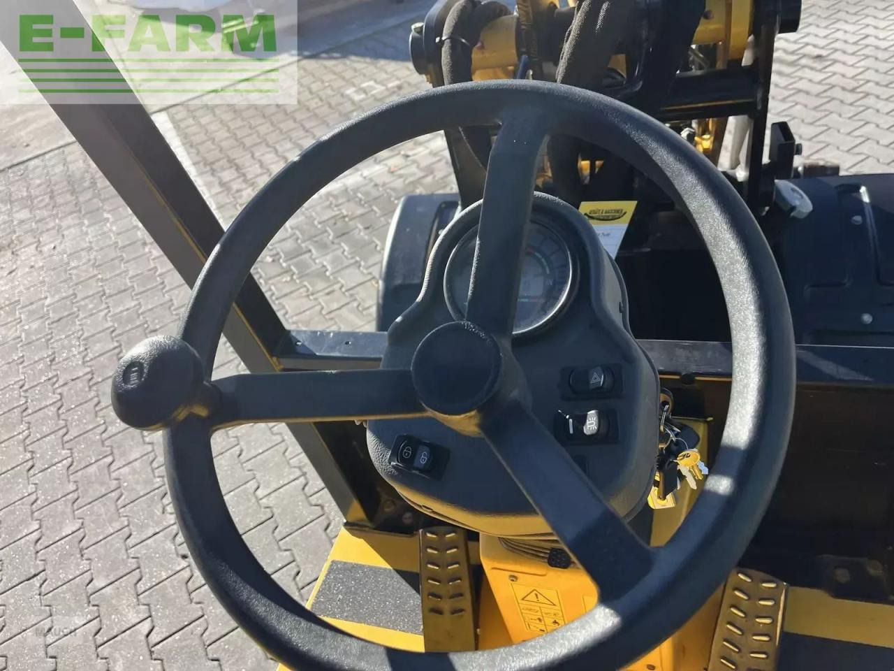 Wiellader Mustang 340 mit euroaufnahme hydraulisch