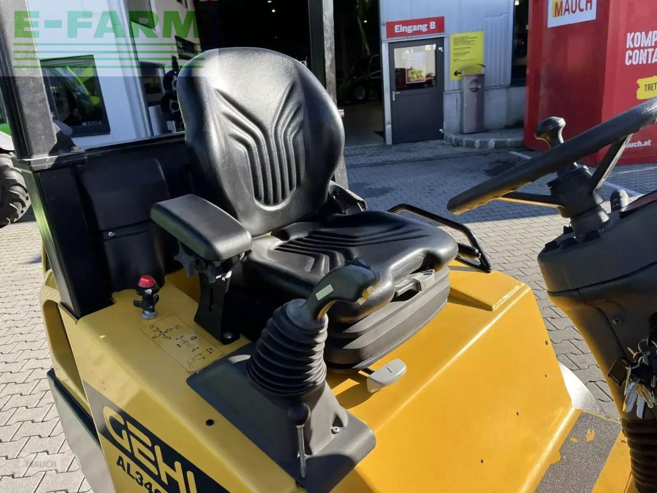 Wiellader Mustang 340 mit euroaufnahme hydraulisch