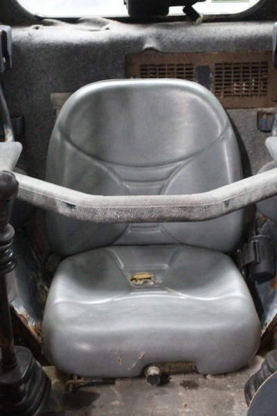 Wiellader Mustang R135