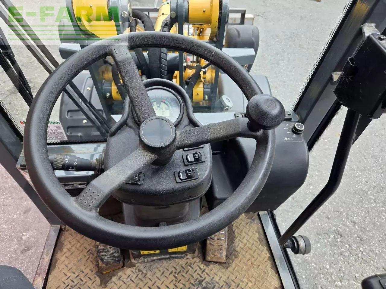 Wiellader Mustang al540