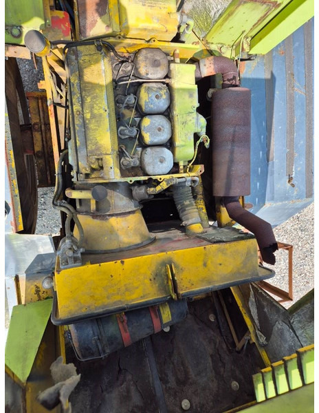 Wiellader O & K L15 With bucket and quickshift