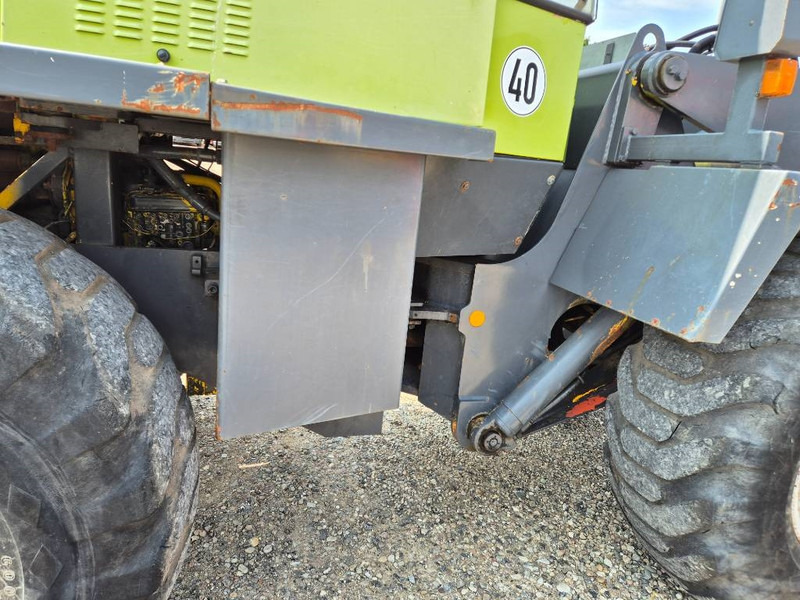 Wiellader O & K L15 With bucket and quickshift