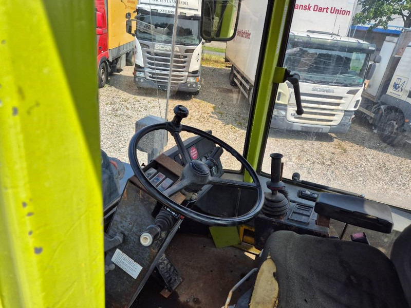 Wiellader O & K L15 With bucket and quickshift