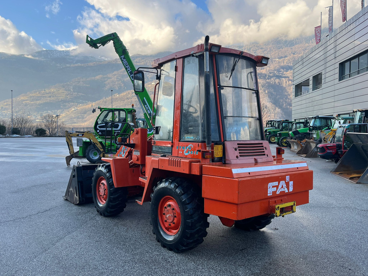 Wiellader PALAGOMMATA FAI 675