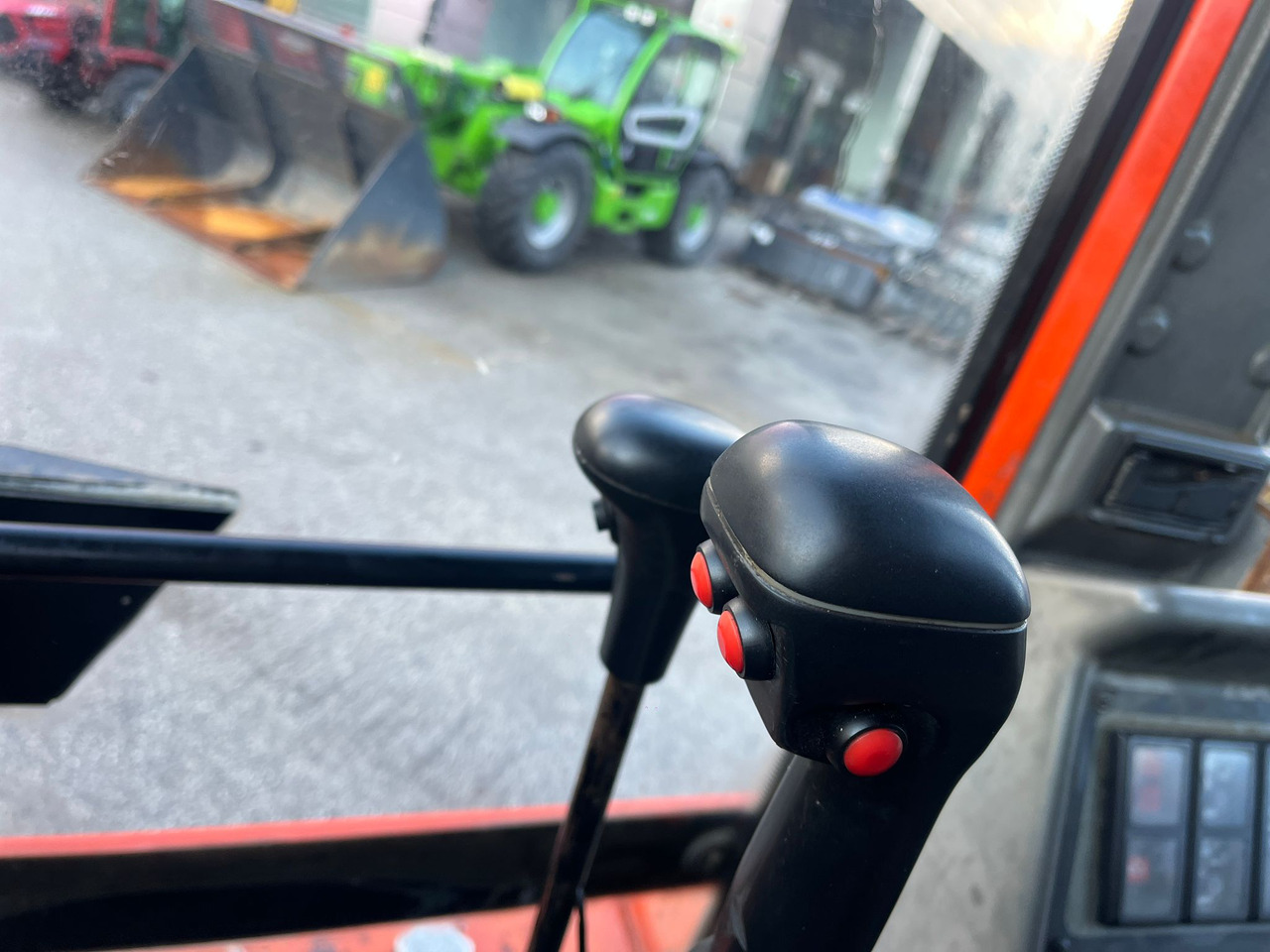 Wiellader PALAGOMMATA FAI 675