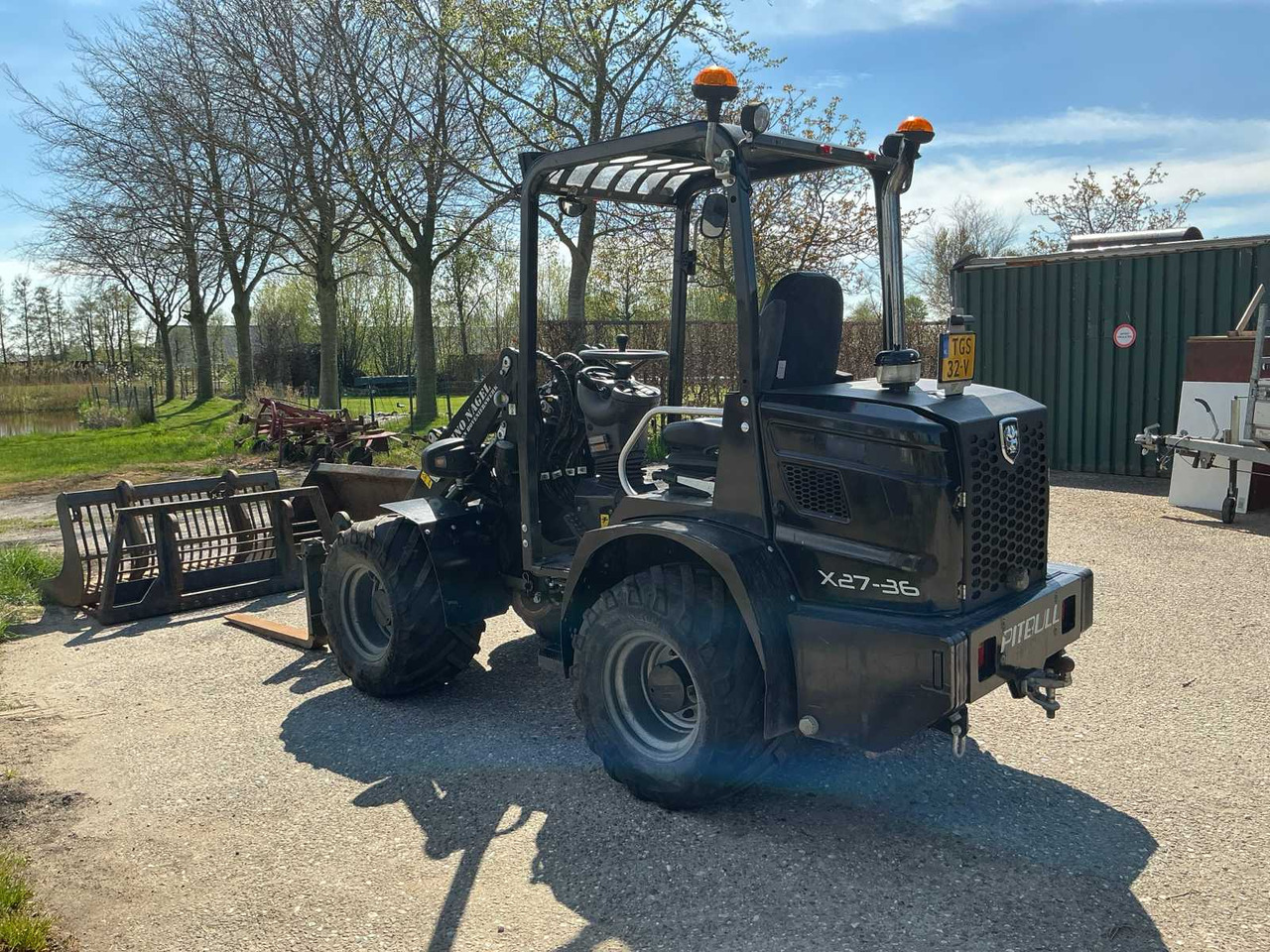 Wiellader Pitbull X27-36