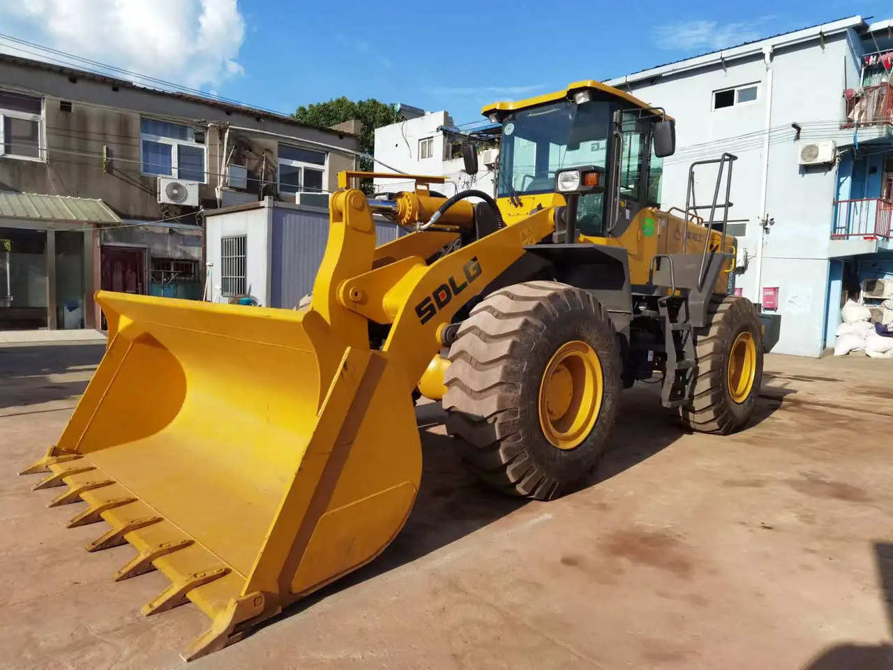Wiellader SDLG956L USED almost new front wheeled loaders wheel loader 10ton loader 10 tons