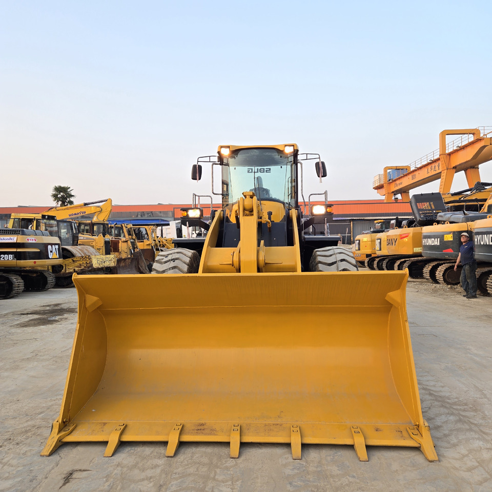 Wiellader SDLG L956F