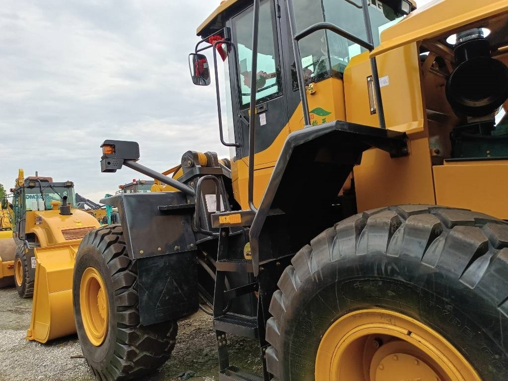 Wiellader SDLG L 956 F