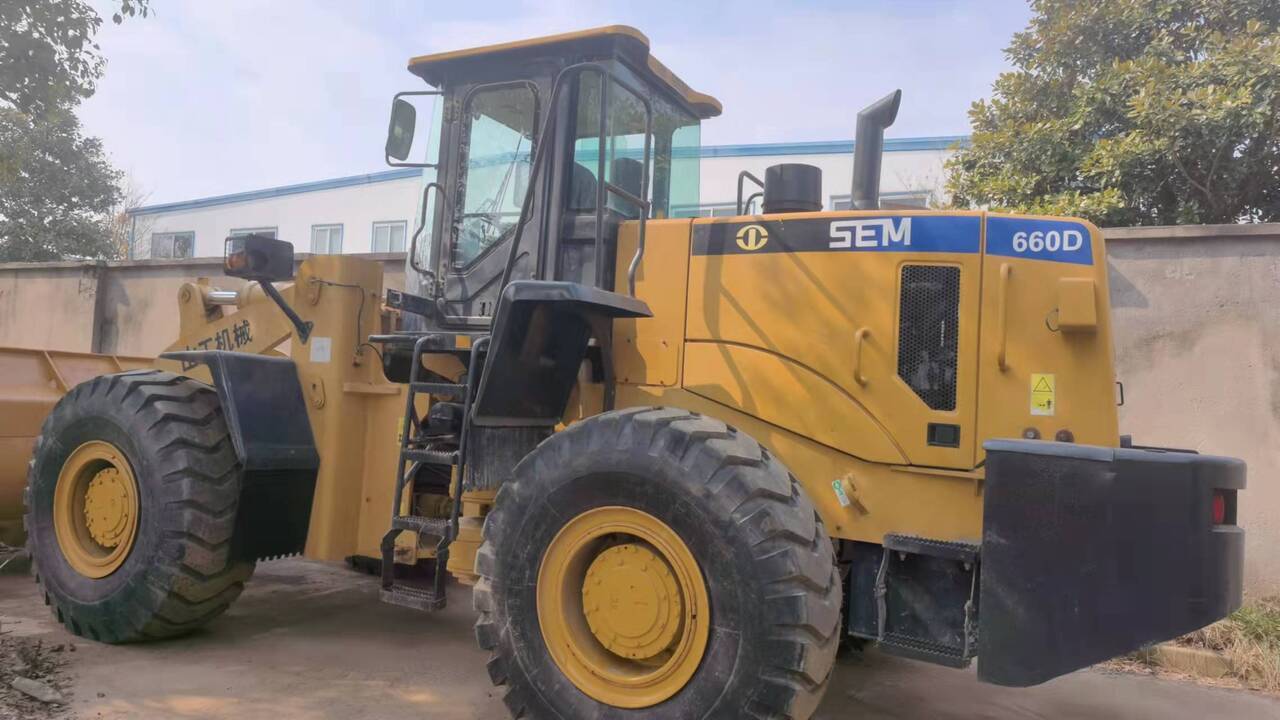 Wiellader SEM 660D
