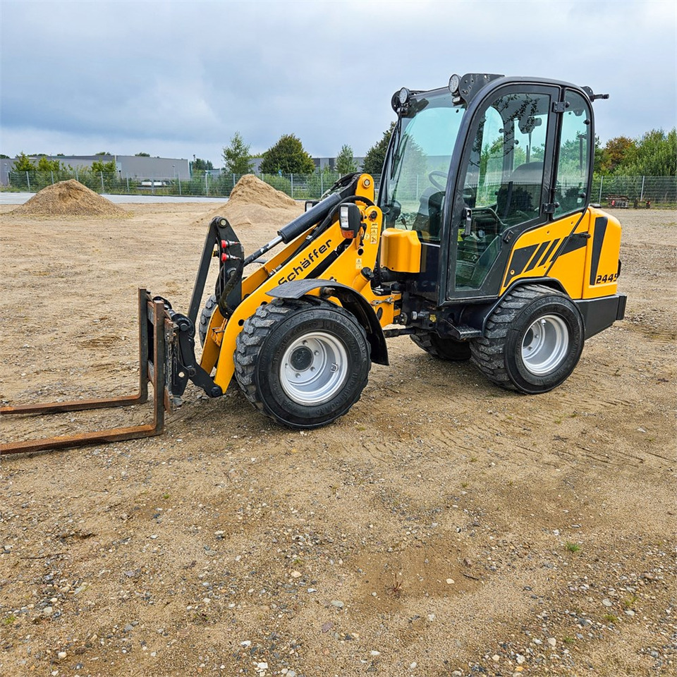 Wiellader Schaeff 2445