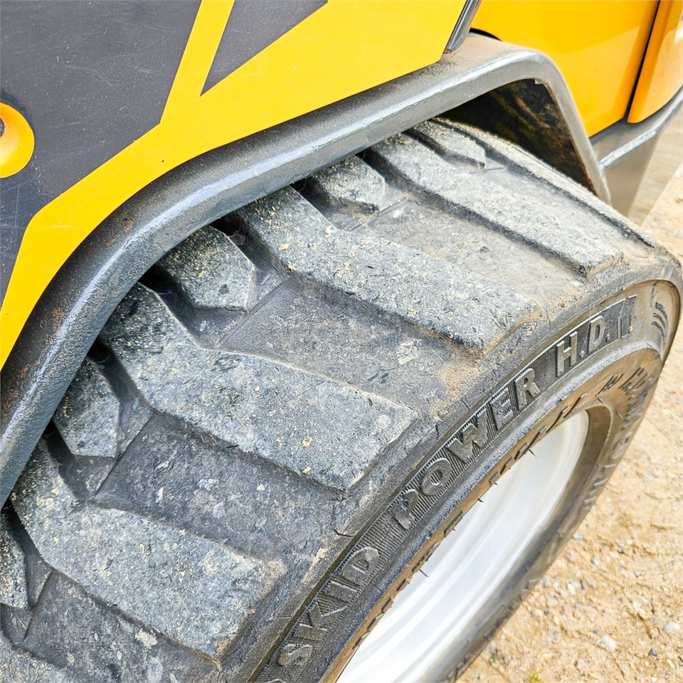 Wiellader Schaeff 2445