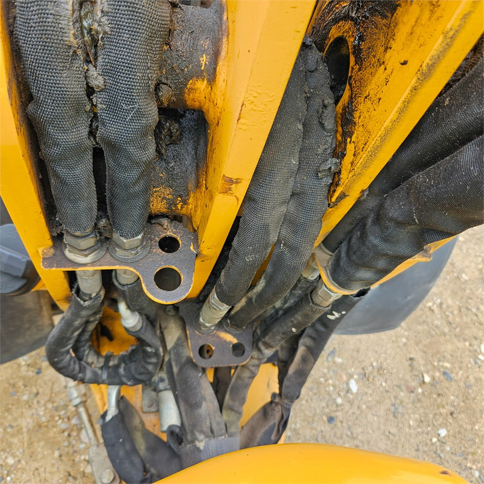 Wiellader Schaeff 2445