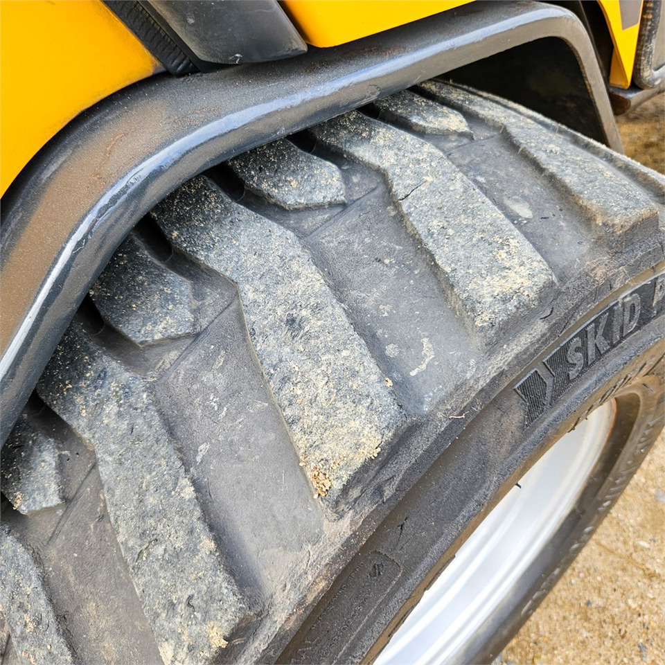 Wiellader Schaeff 2445