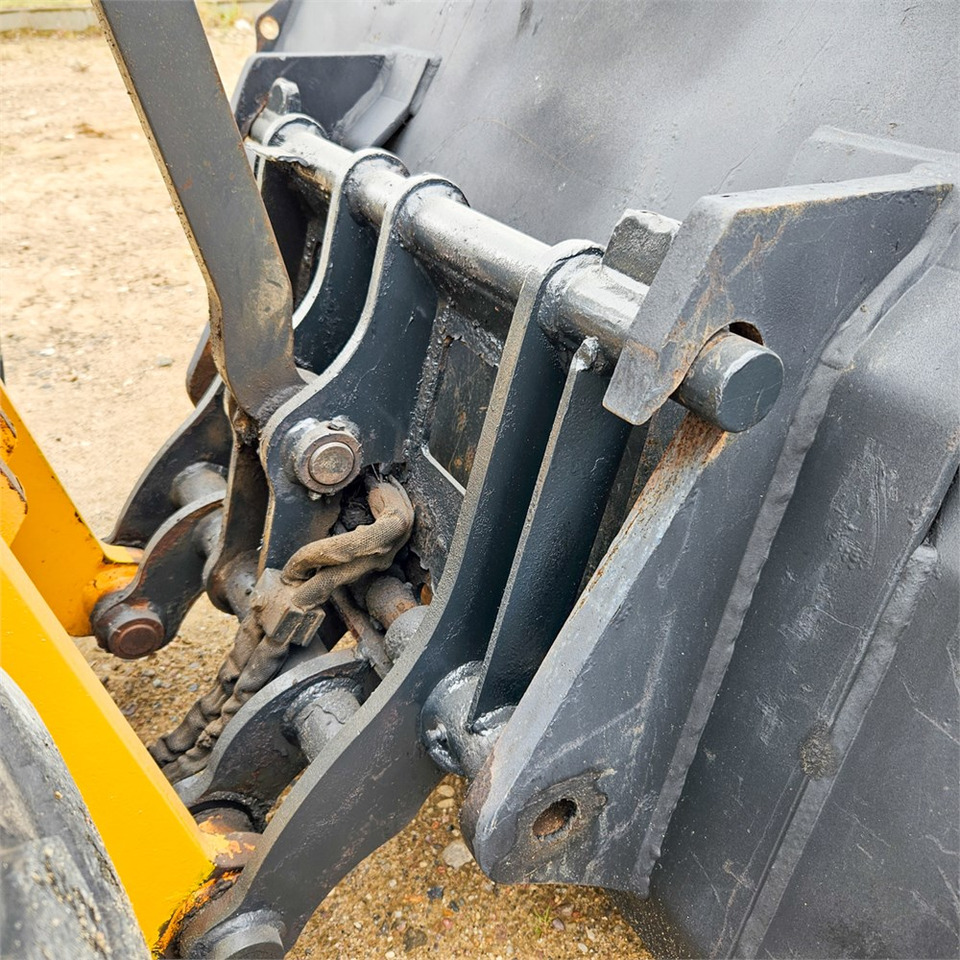 Wiellader Schaeff 2445