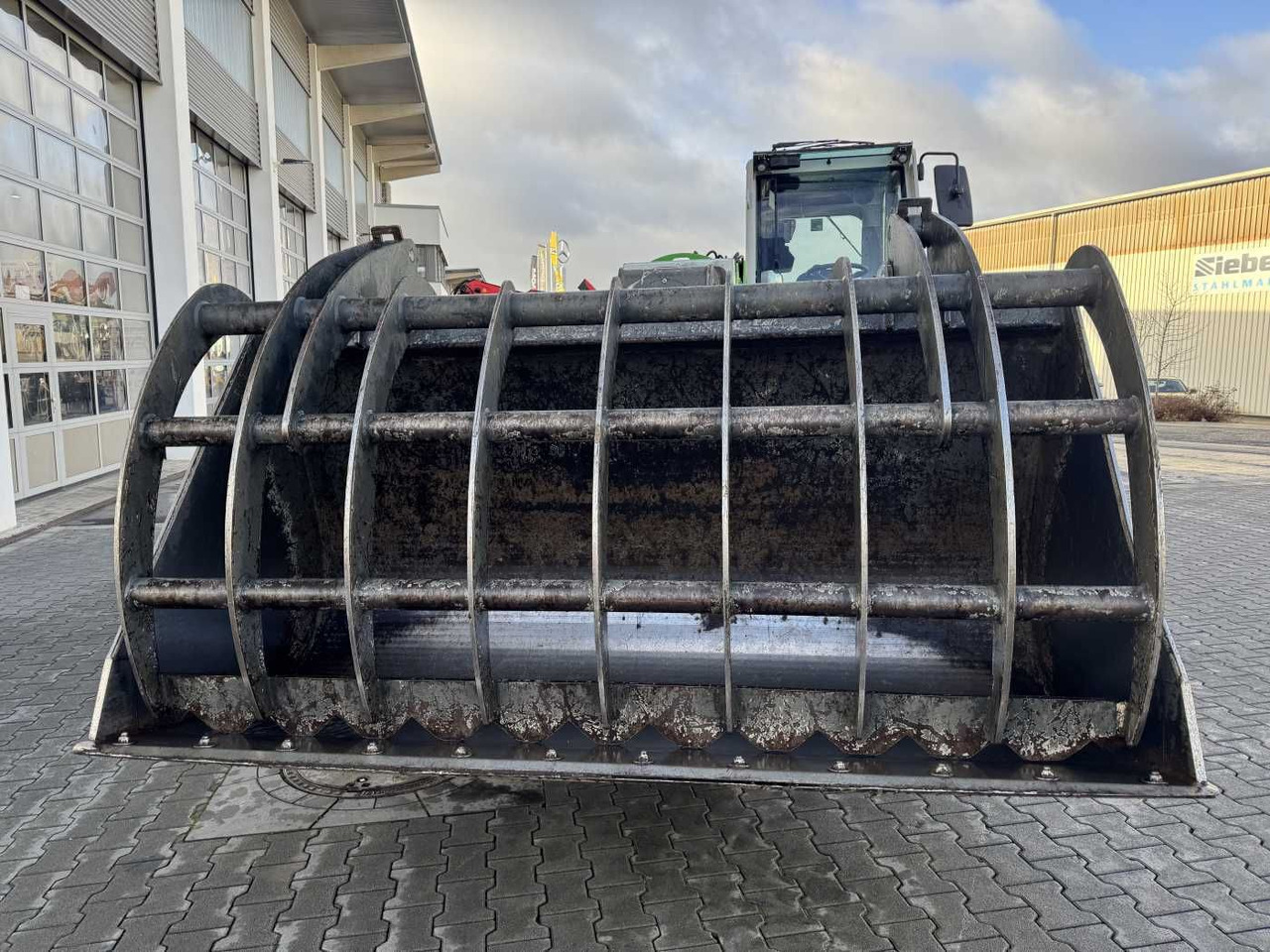 Wiellader Sennebogen 355 E / Greifschaufel / nur 2.260h!