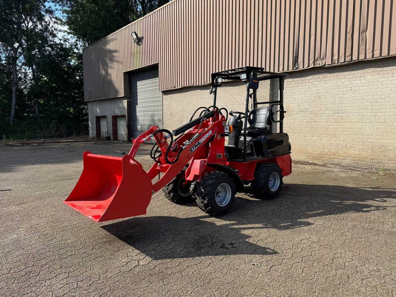 Wiellader Stahlworks R906