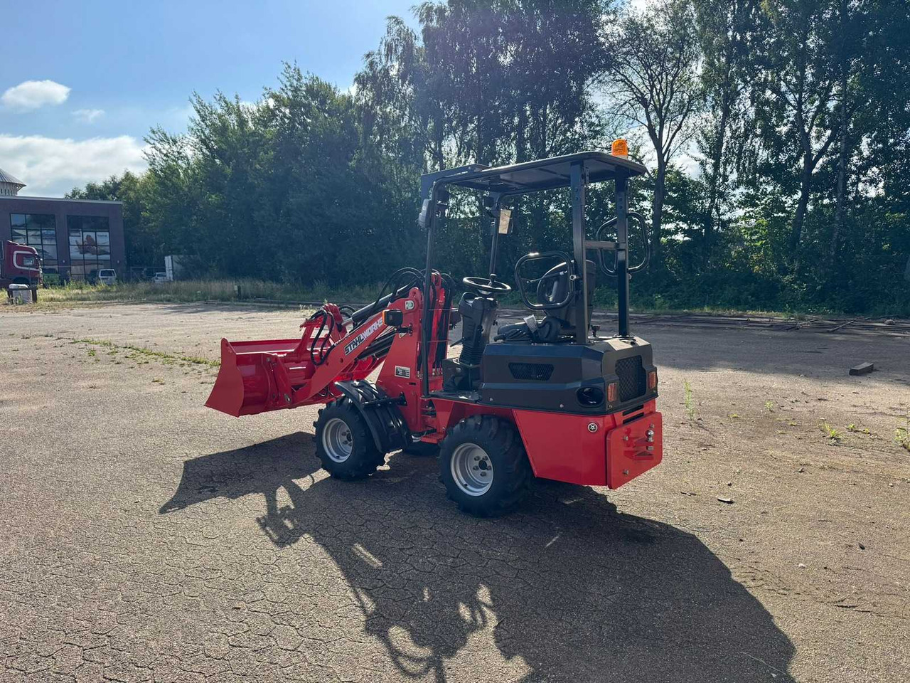 Wiellader Stahlworks R906