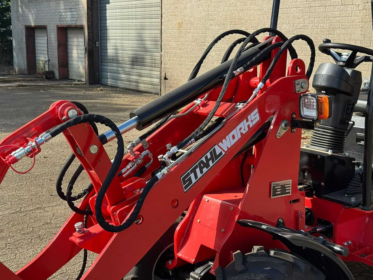 Wiellader Stahlworks R906