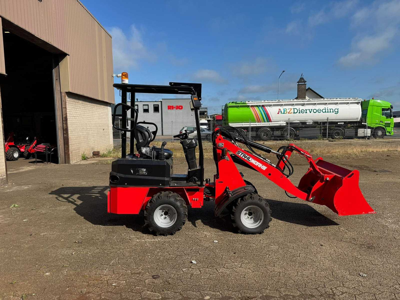 Wiellader Stahlworks R906