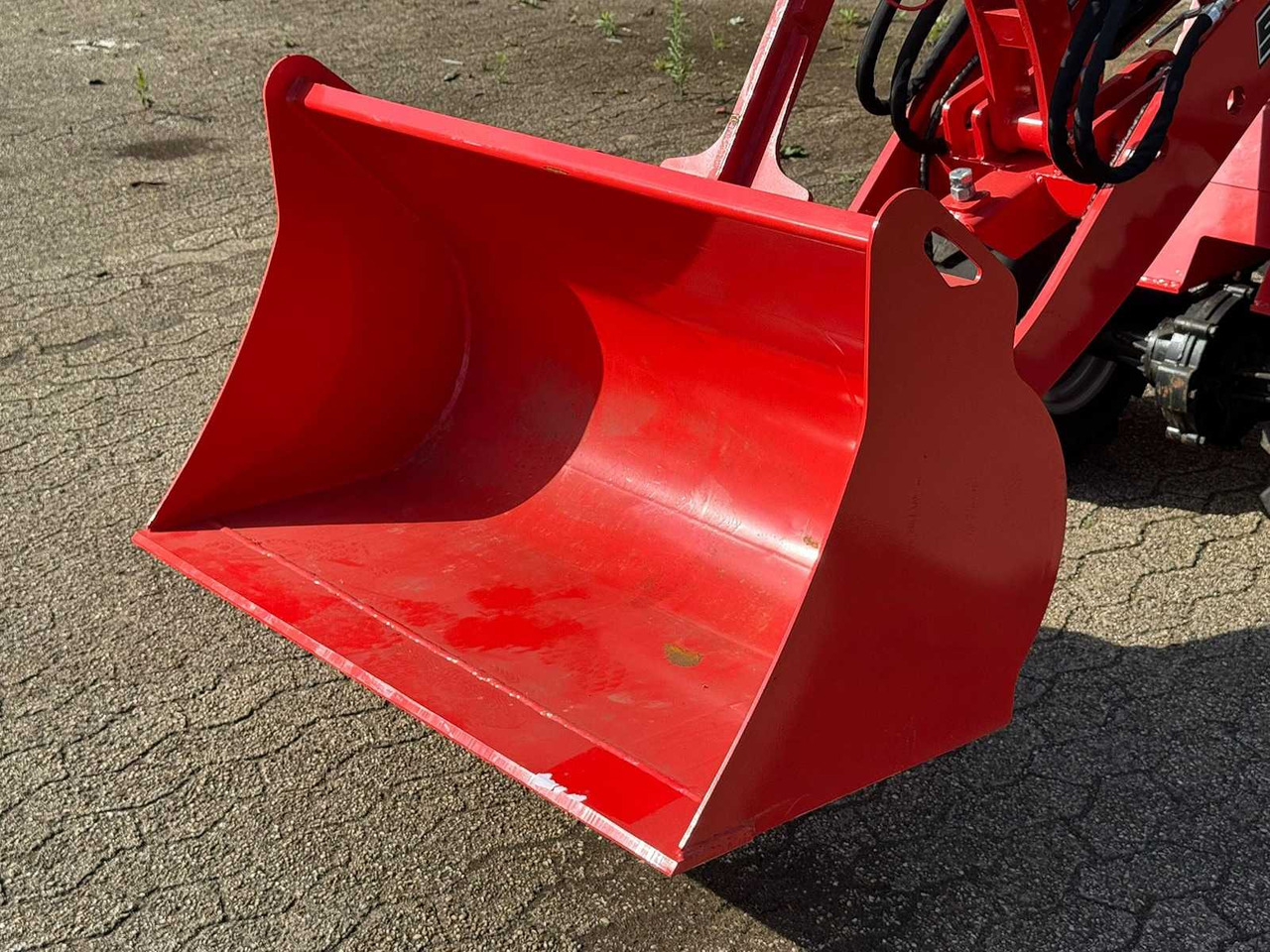 Wiellader Stahlworks R906