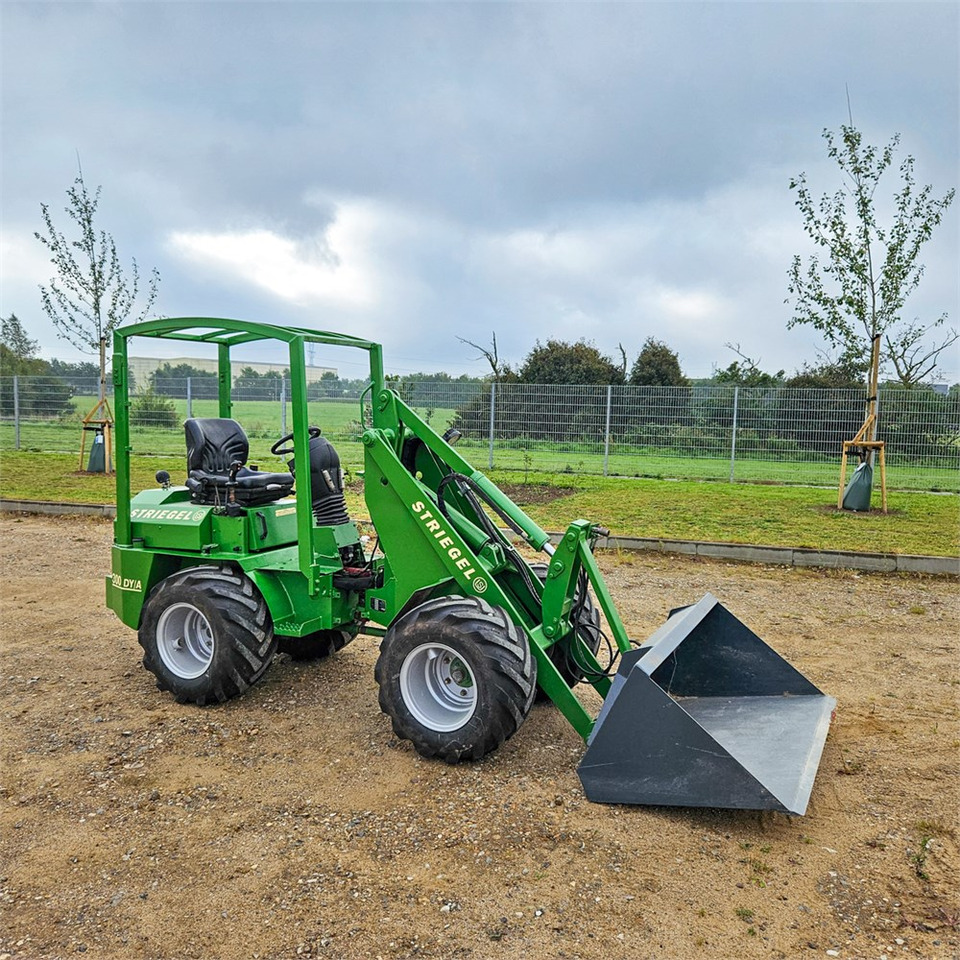 Wiellader Striegel 300 DYA 37PS