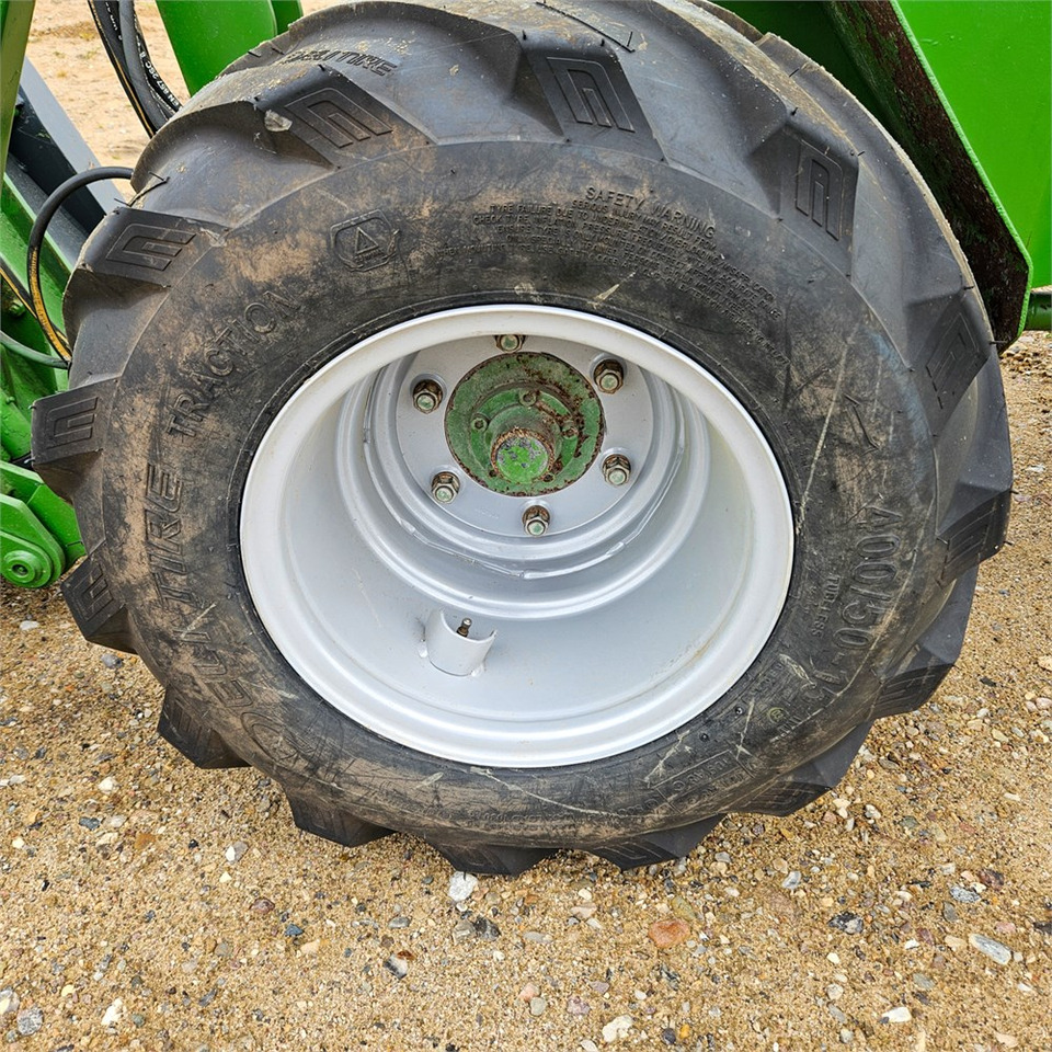 Wiellader Striegel 300 DYA 37PS