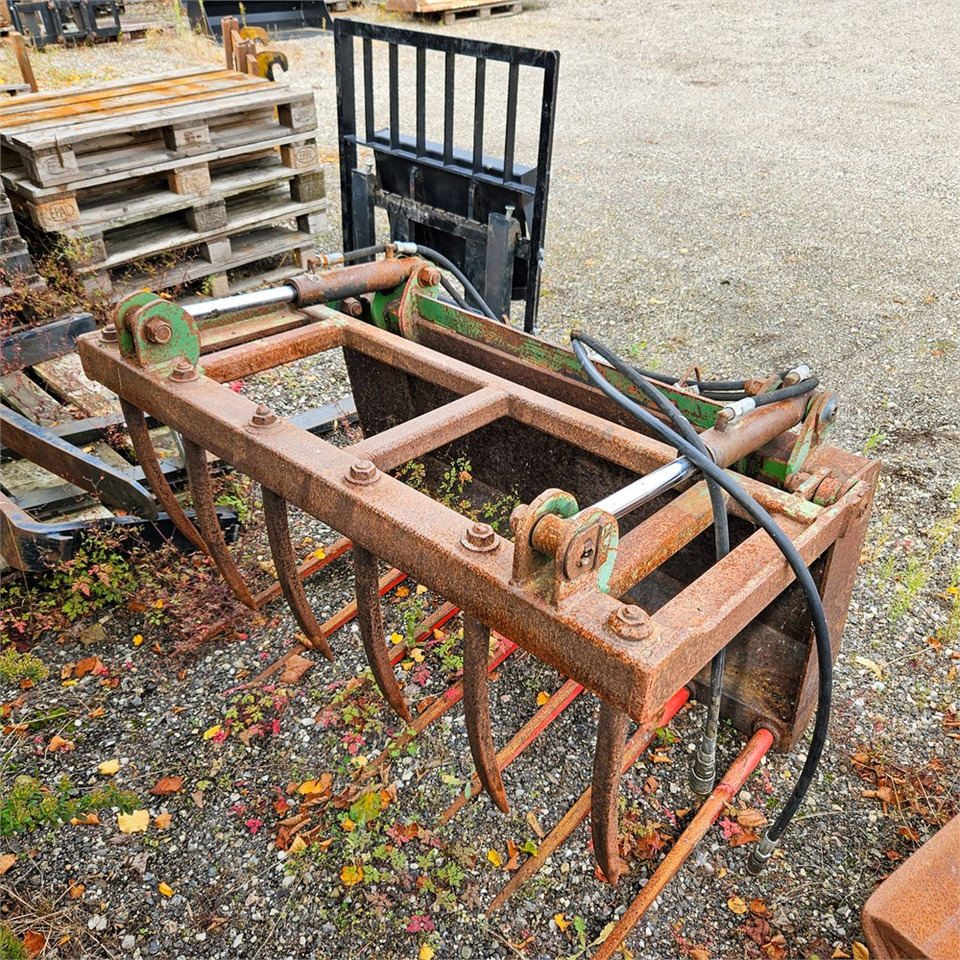 Wiellader Striegel 300 DYA 37PS