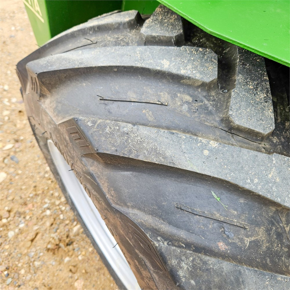 Wiellader Striegel 300 DYA 37PS