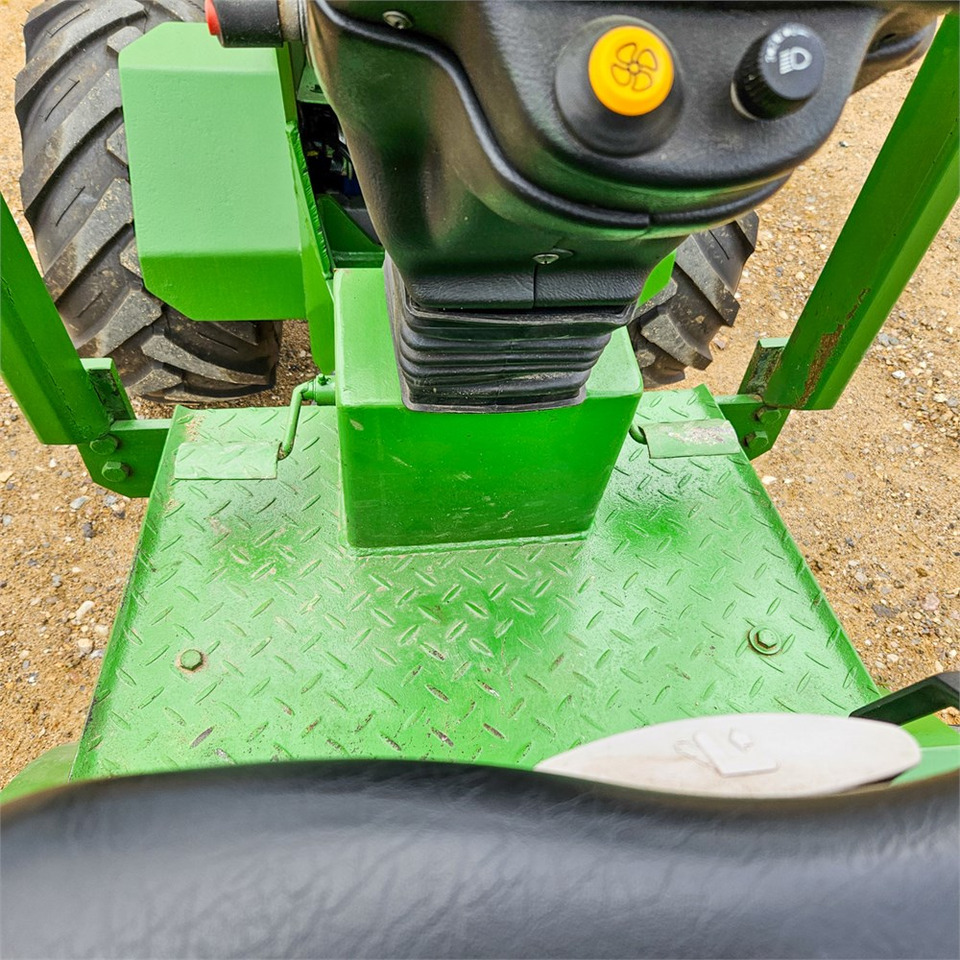 Wiellader Striegel 300 DYA 37PS