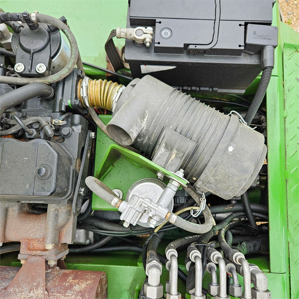 Wiellader Striegel 300 DYA 37PS