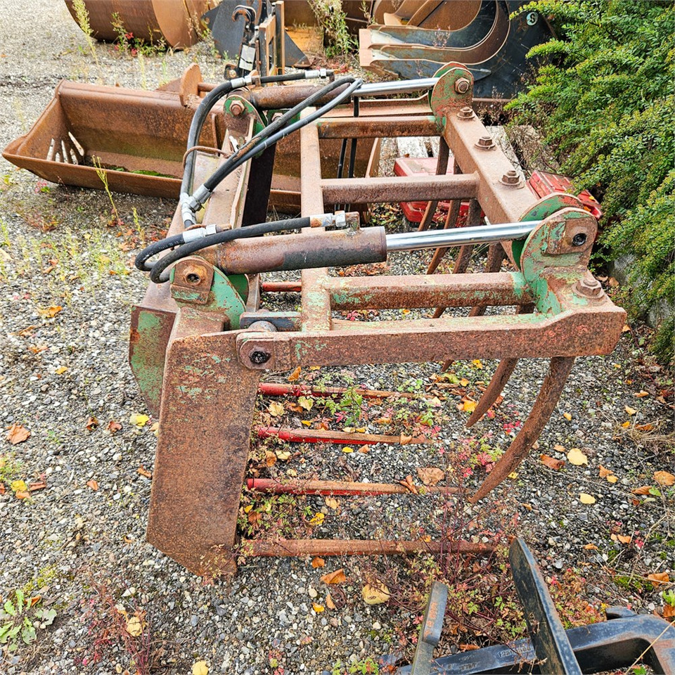 Wiellader Striegel 300 DYA 37PS