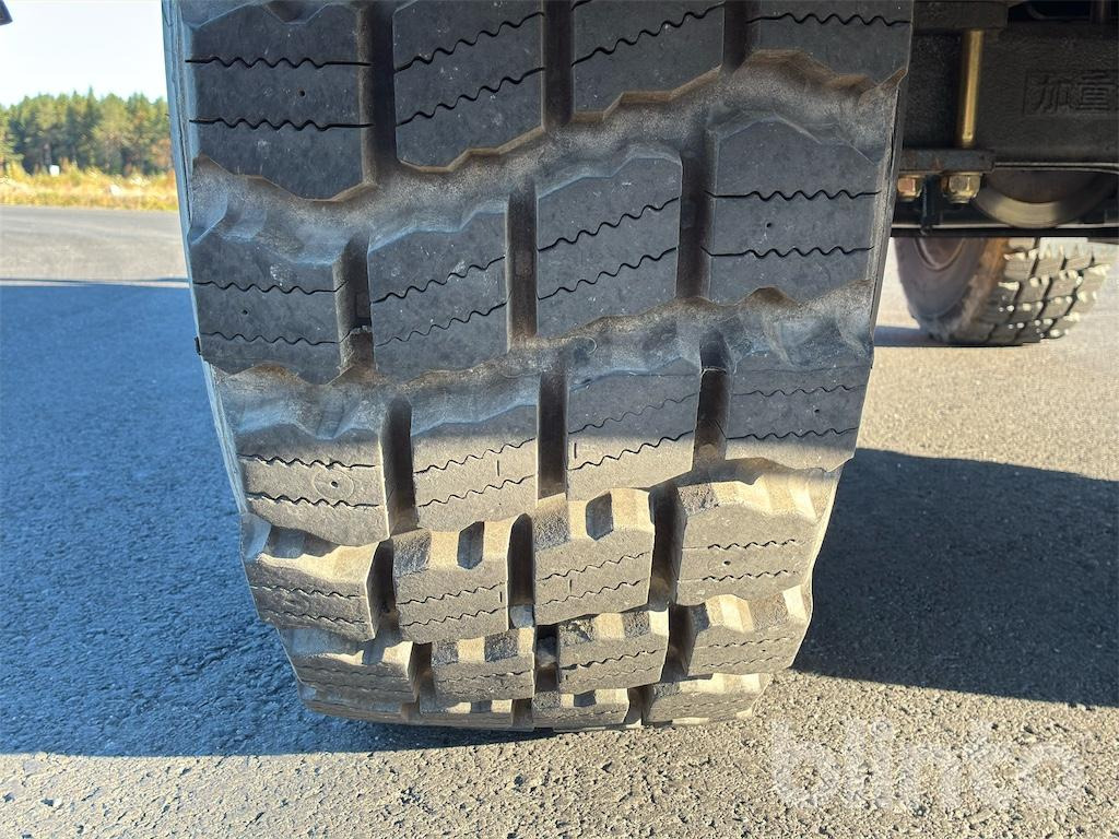 Wiellader Swekip 2050 inklusive långgafflar och planeringsskopa