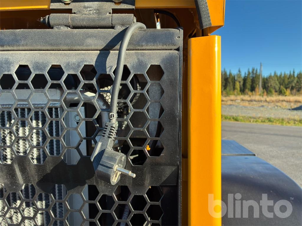 Wiellader Swekip 2050 inklusive långgafflar och planeringsskopa